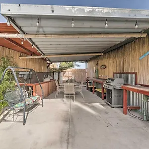 Vegas Oasis With Pool And 7 Miles To Strip Las Vegas
