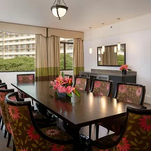 royal-hawaiian.hotelsinhawaii.org/